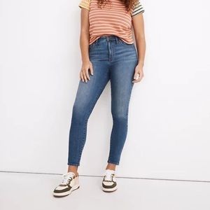 Madewell Curvy High-Rise Skinny Crop Jeans in Lander Wash